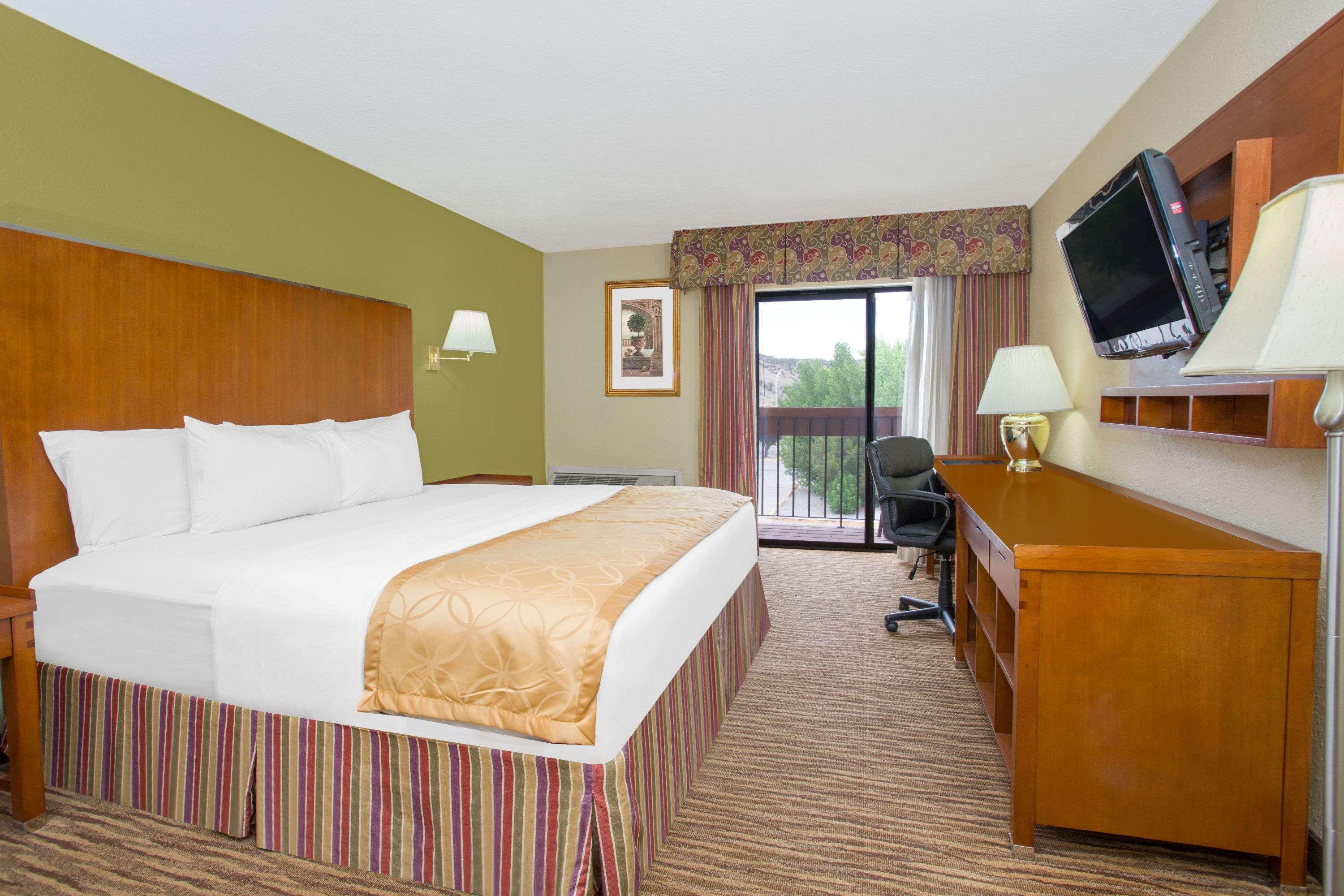 Days Inn & Suites By Wyndham Red Rock-Gallup Buitenkant foto