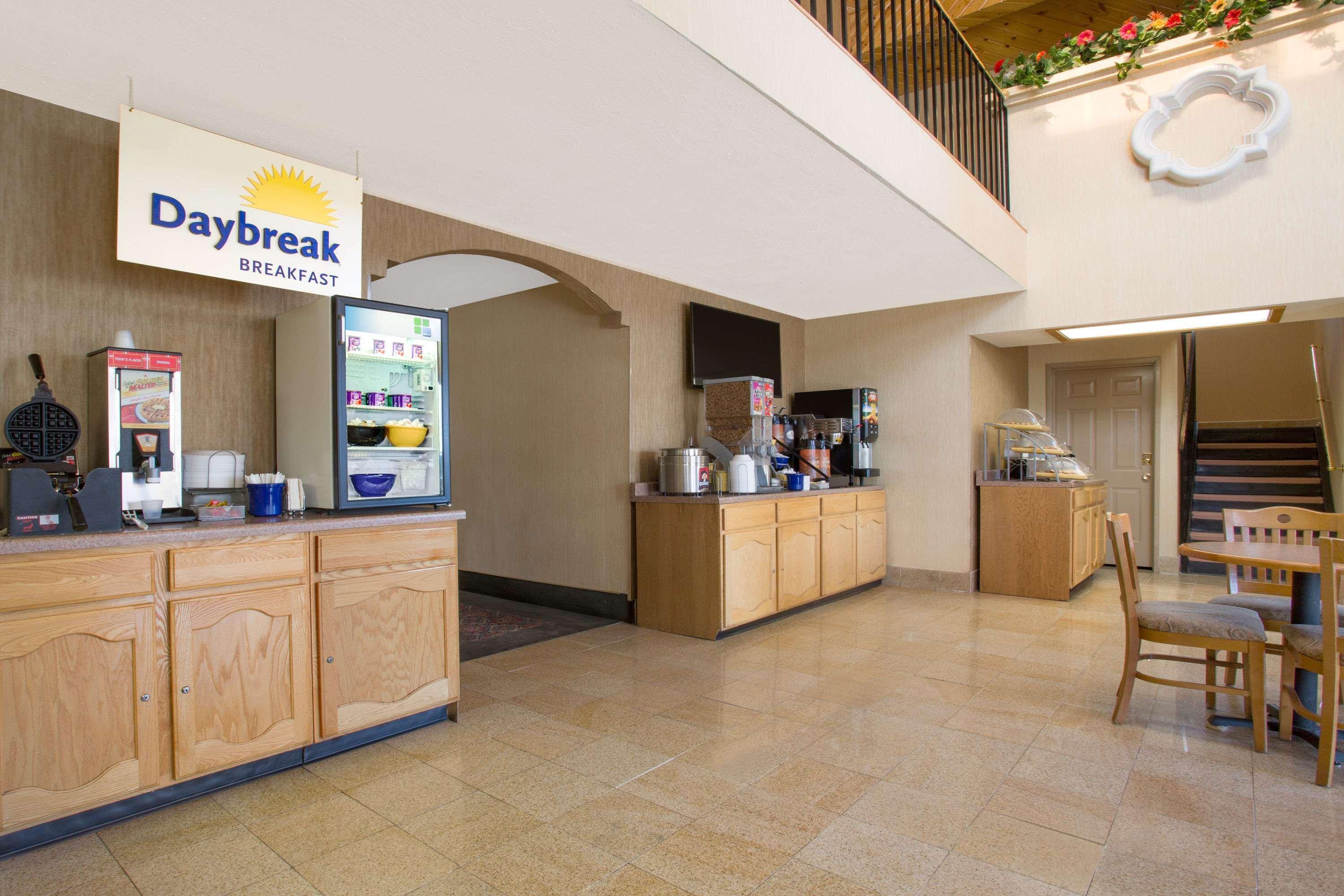 Days Inn & Suites By Wyndham Red Rock-Gallup Buitenkant foto