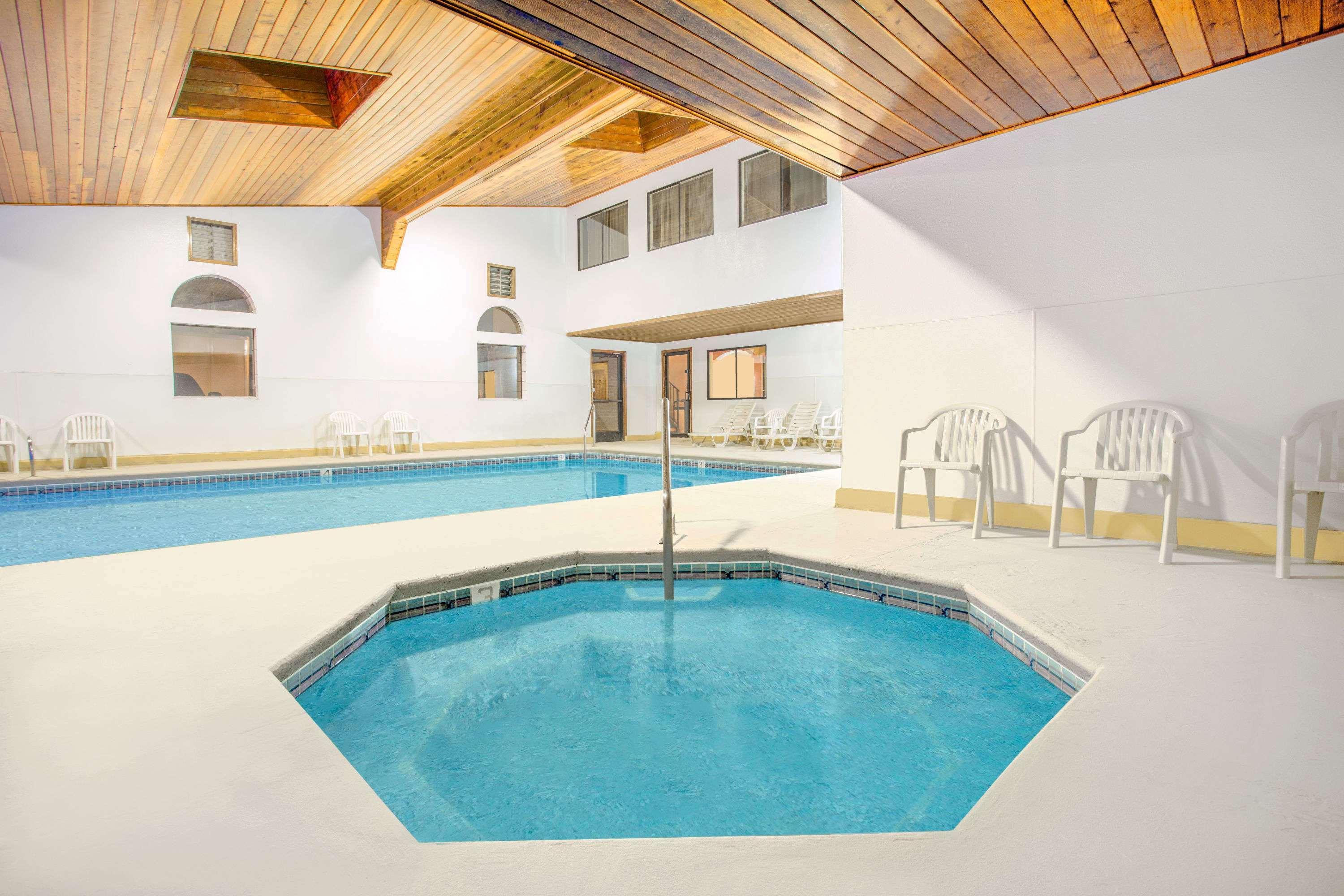 Days Inn & Suites By Wyndham Red Rock-Gallup Buitenkant foto