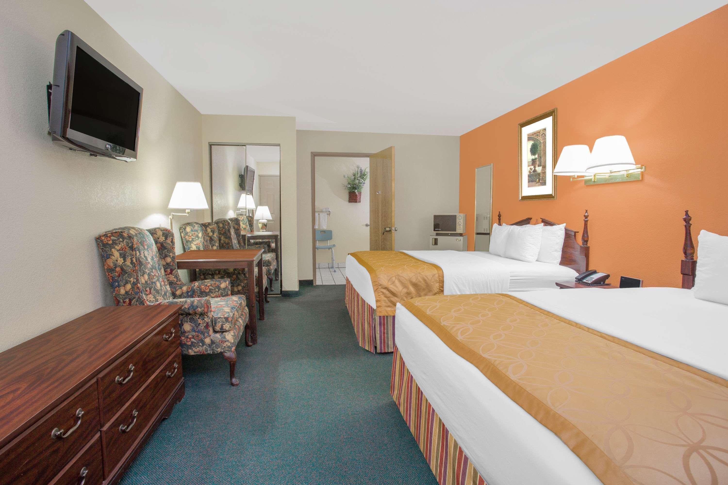 Days Inn & Suites By Wyndham Red Rock-Gallup Buitenkant foto