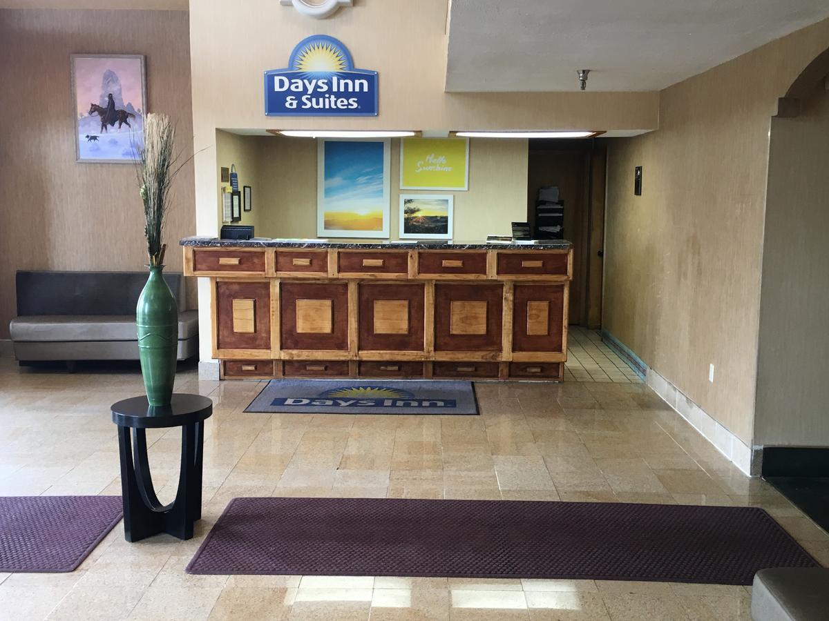 Days Inn & Suites By Wyndham Red Rock-Gallup Buitenkant foto