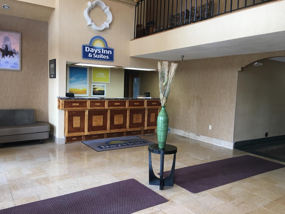 Days Inn & Suites By Wyndham Red Rock-Gallup Buitenkant foto