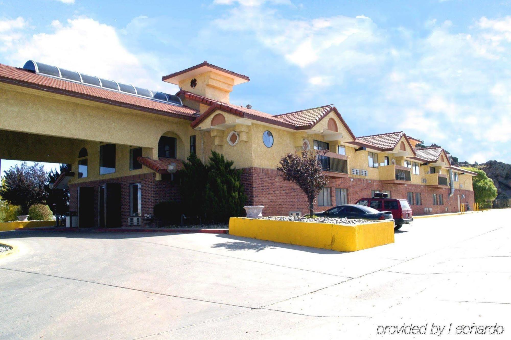 Days Inn & Suites By Wyndham Red Rock-Gallup Buitenkant foto